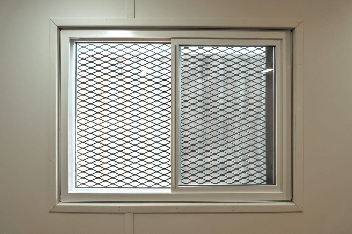 20’ Office CUBE – Vinyl Drywall Finished - Royal Ace Storage