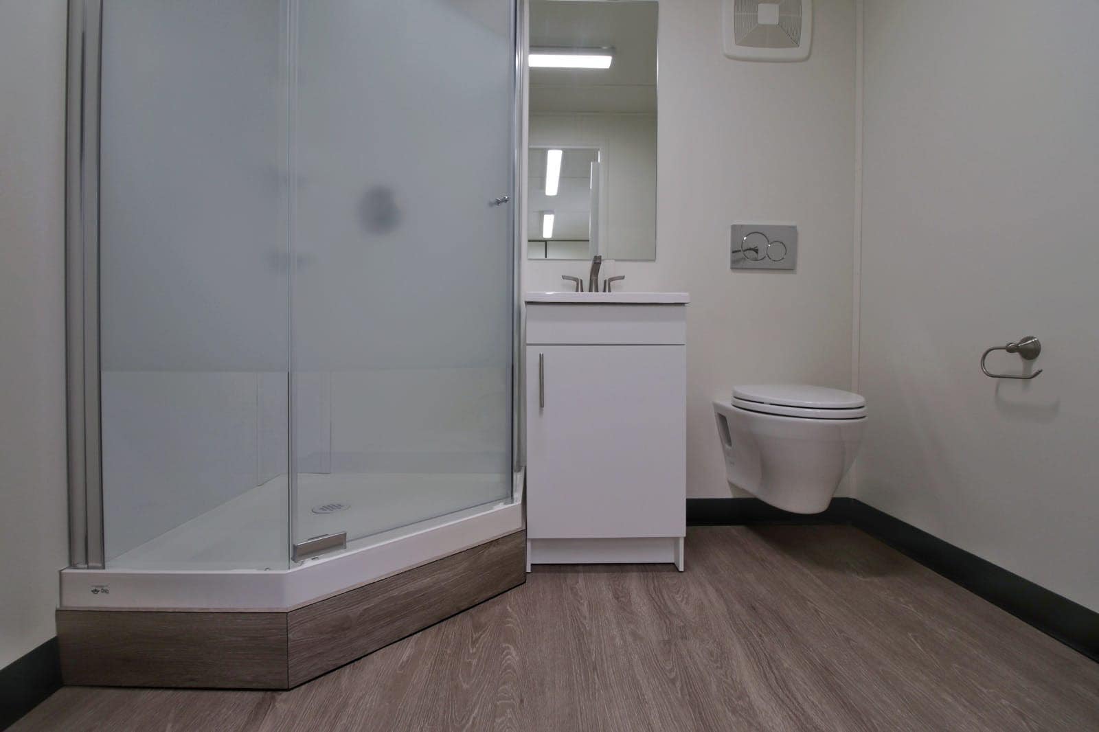 20′ Site office + Washroom - Royal Ace Storage