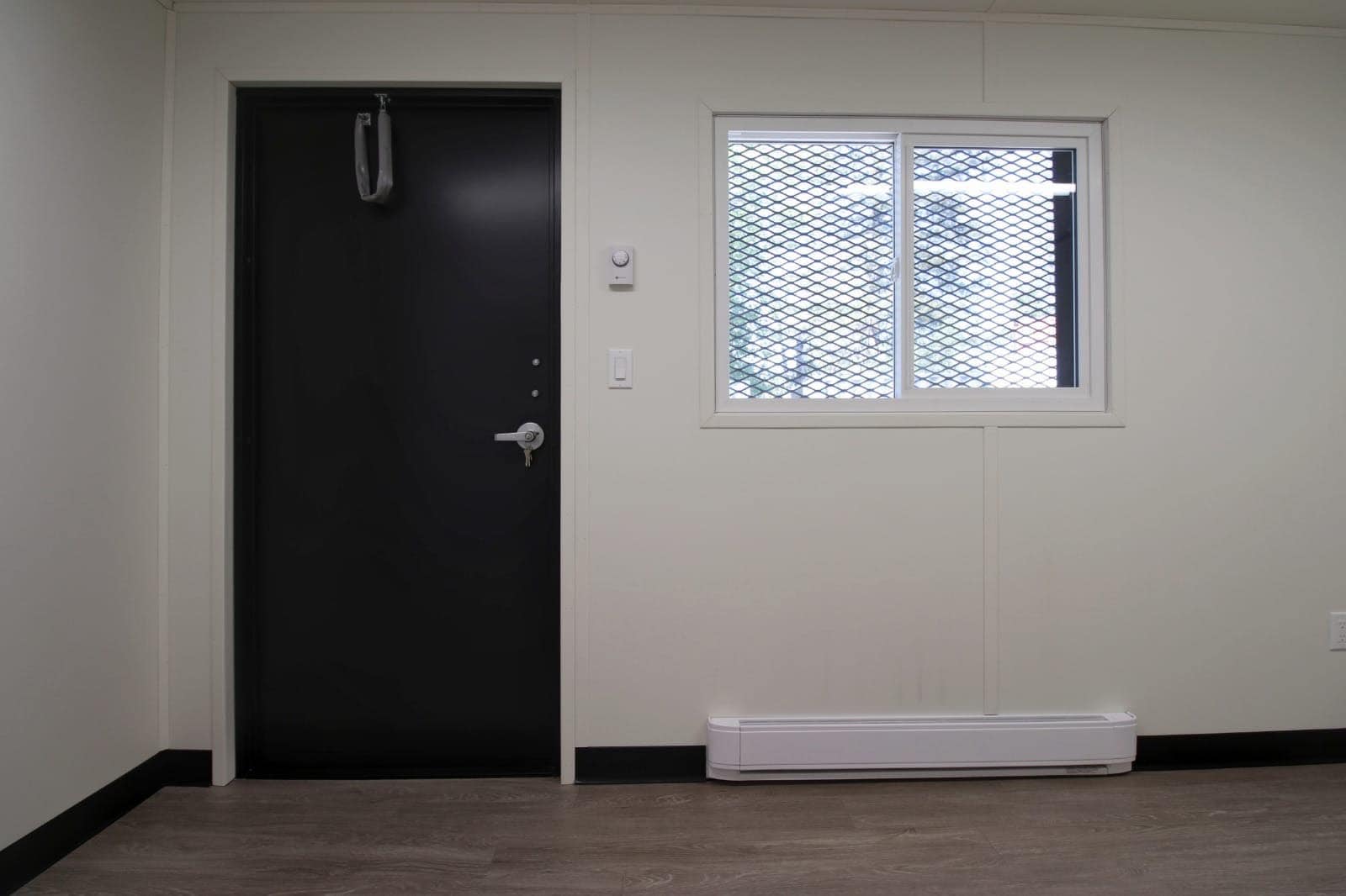 20′ Site office + Washroom - Royal Ace Storage