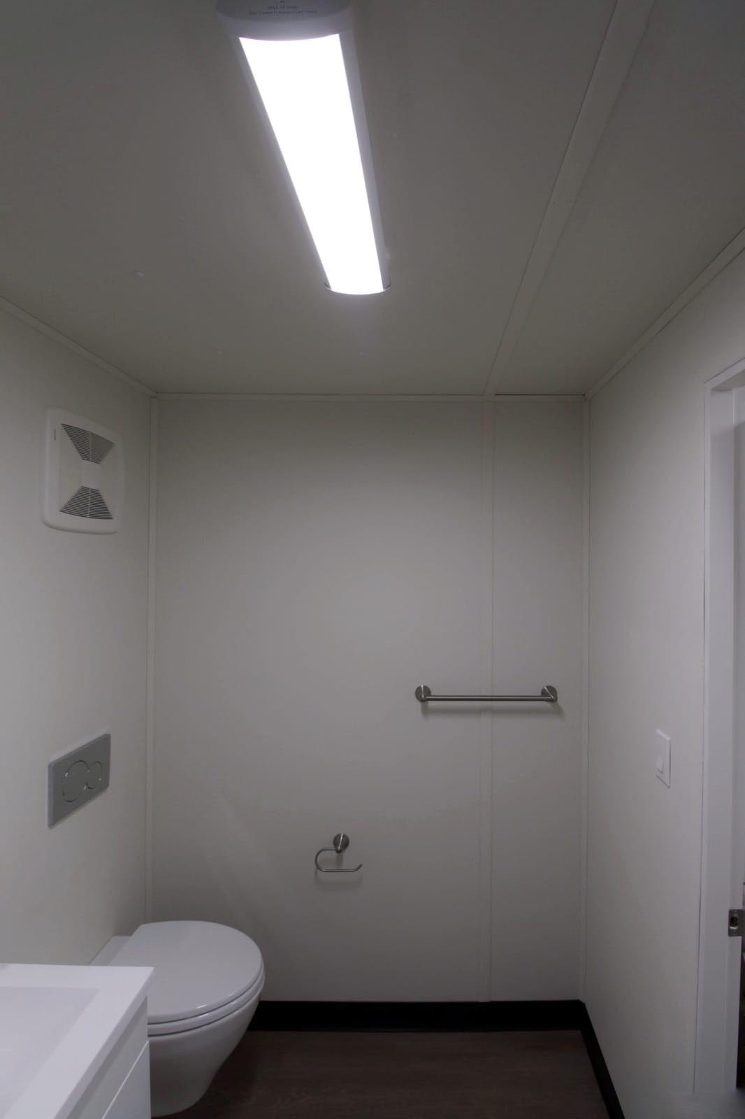 20′ Site office + Washroom - Royal Ace Storage