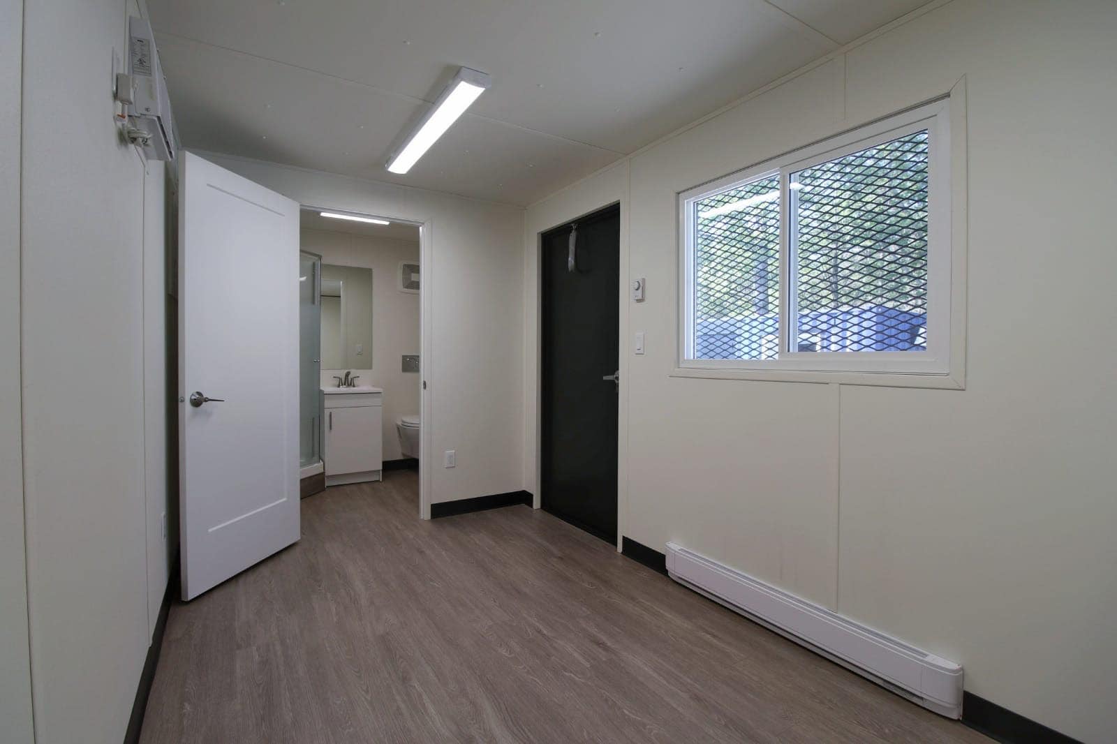 20′ Site office + Washroom - Royal Ace Storage