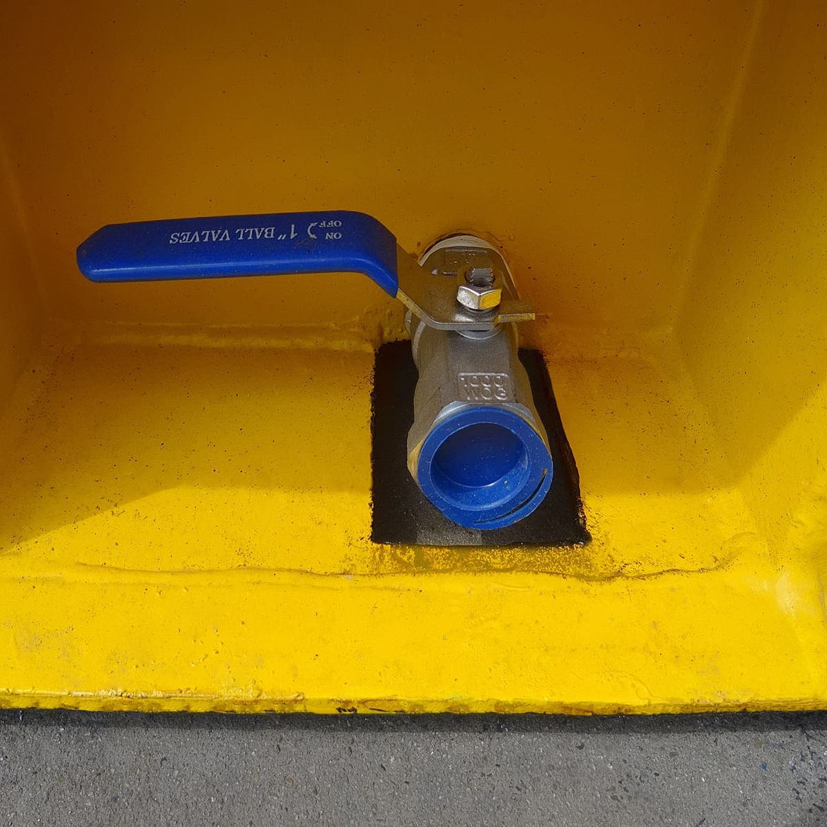 8’ Containment Cube - Royal Ace Storage